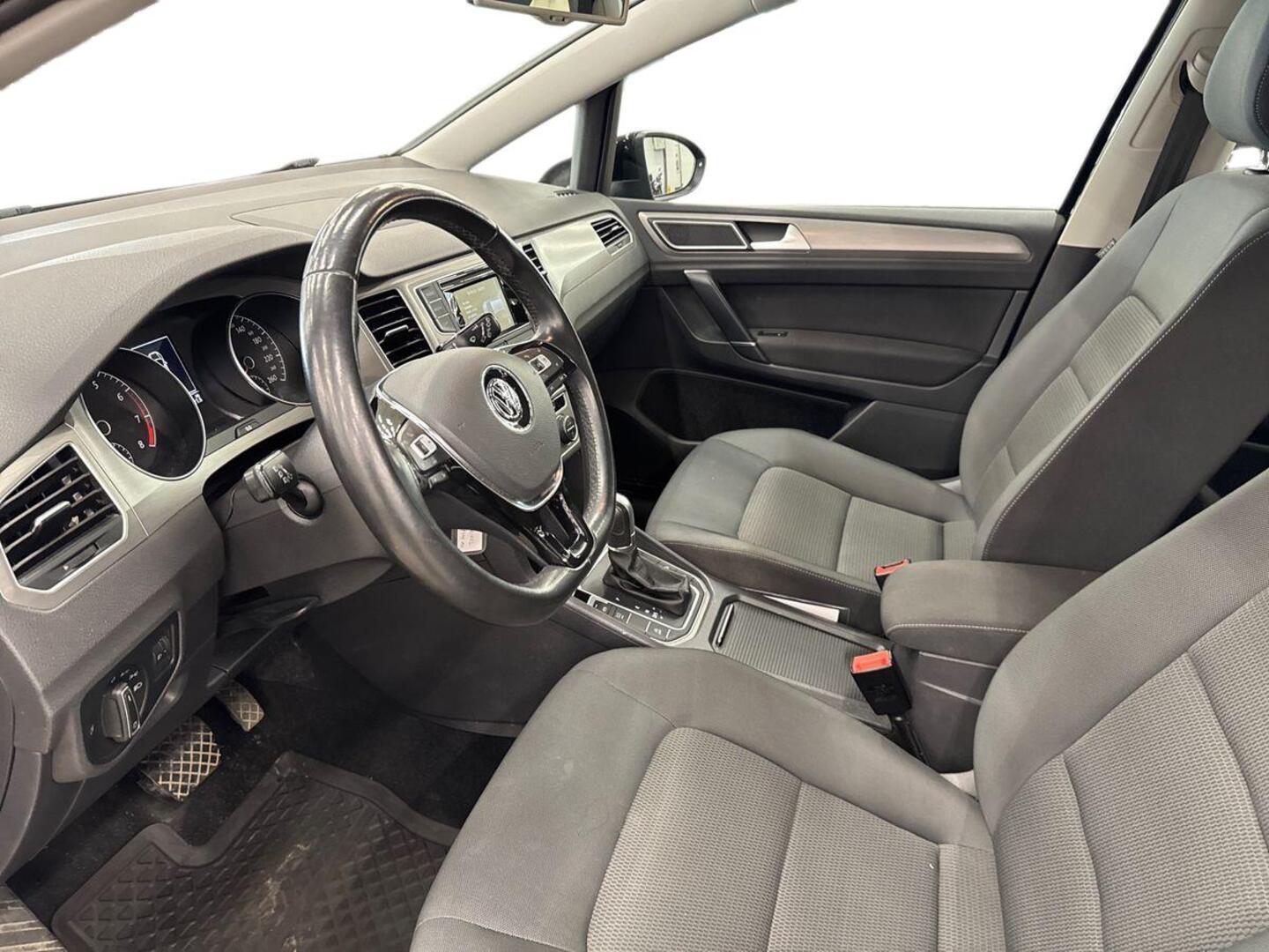 VOLKSWAGEN Golf Sportsvan 2014