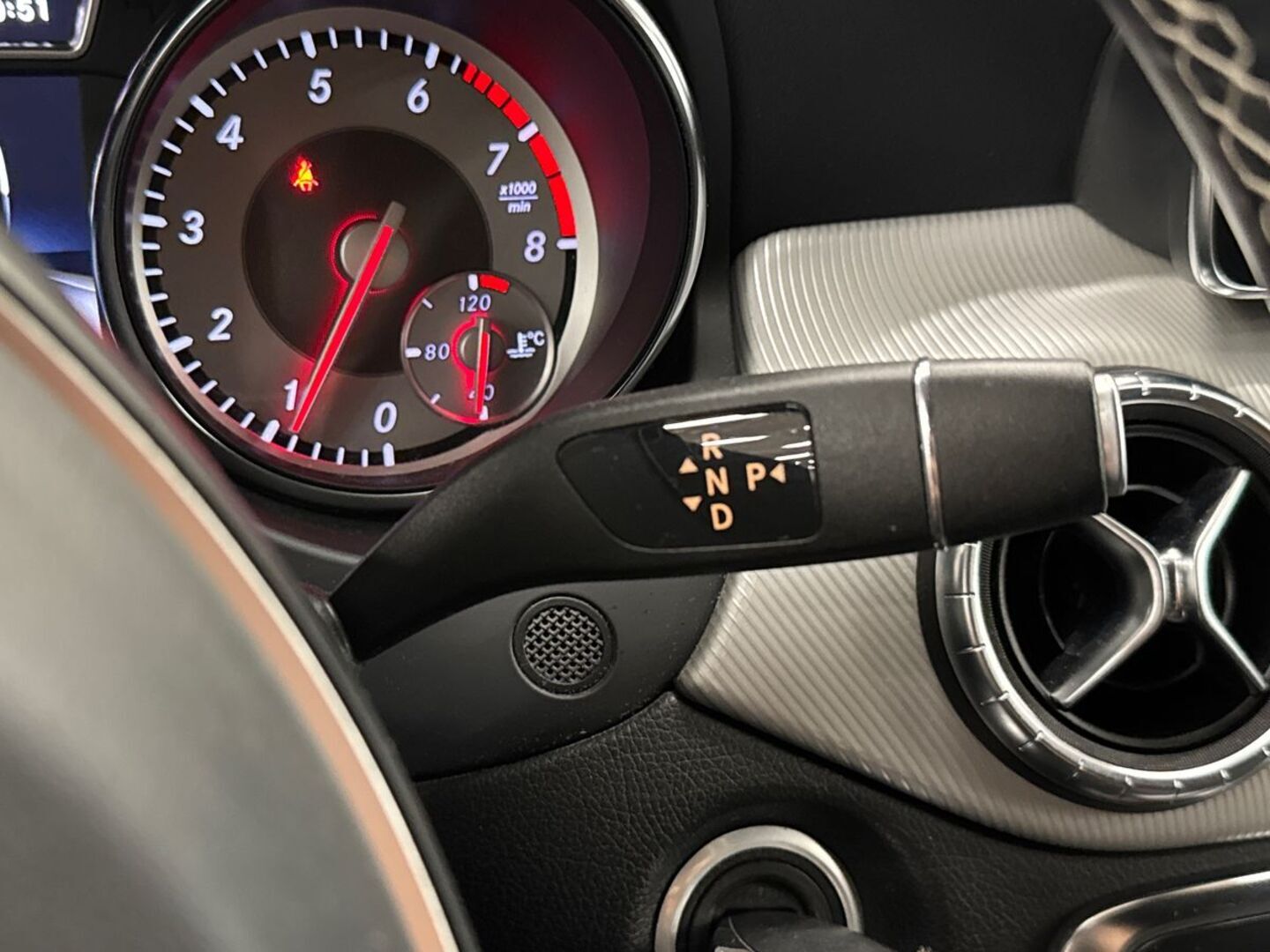 MERCEDES-BENZ CLA 2015