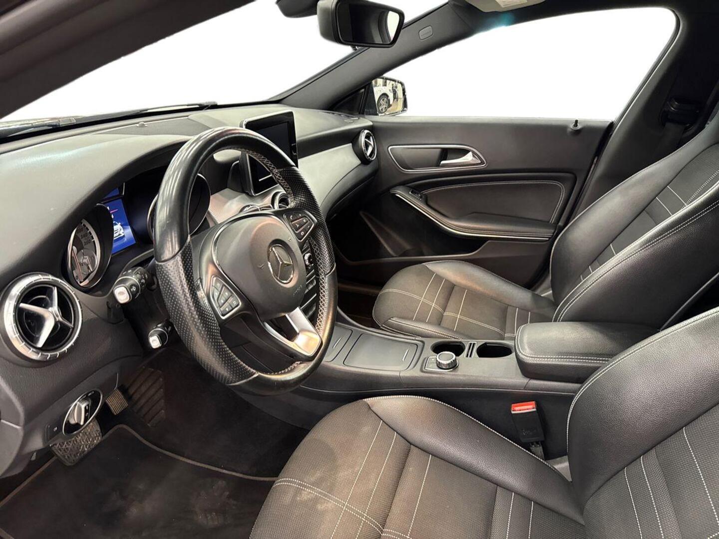 MERCEDES-BENZ CLA 2015
