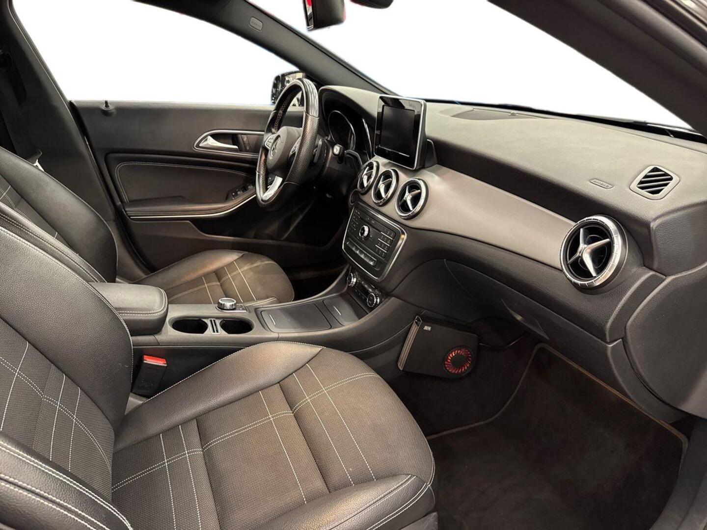 MERCEDES-BENZ CLA 2015