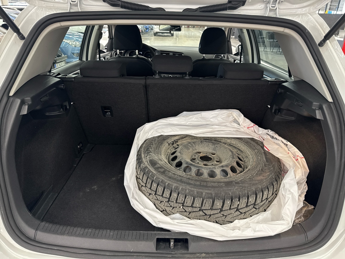 VOLKSWAGEN Golf 2016