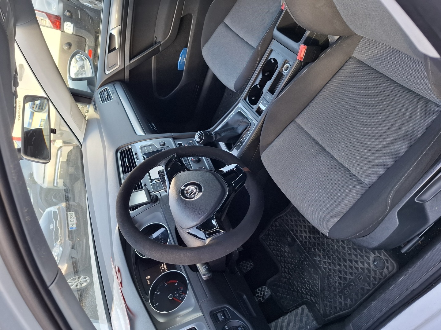 VOLKSWAGEN Golf 2016