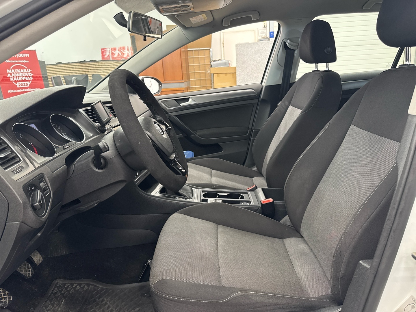 VOLKSWAGEN Golf 2016