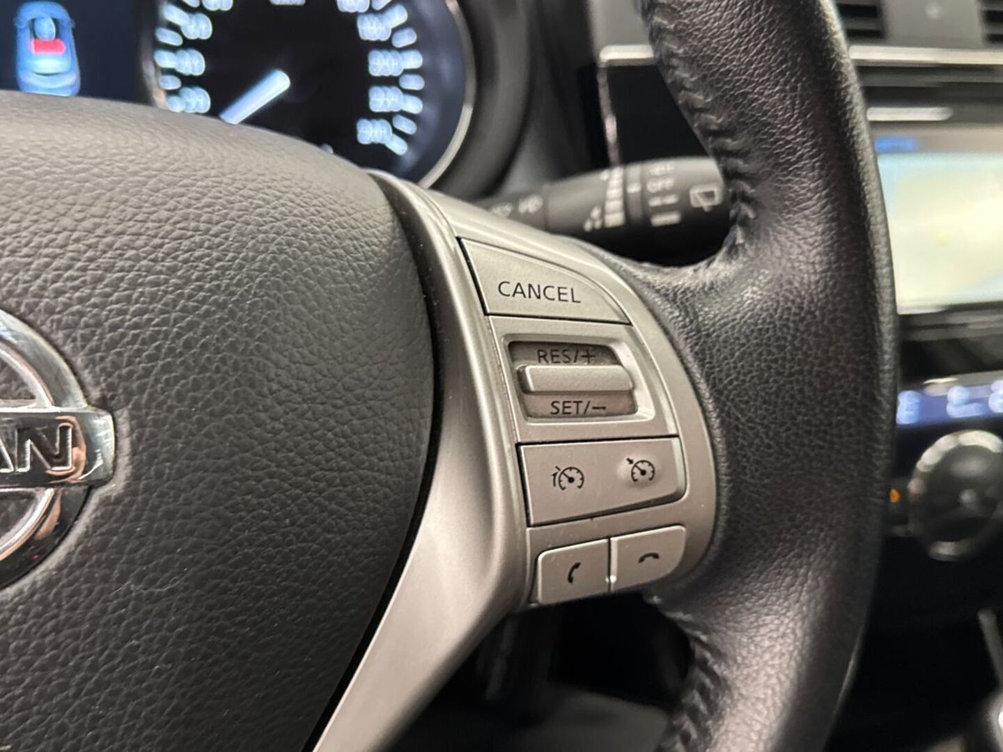 NISSAN Pulsar 2015