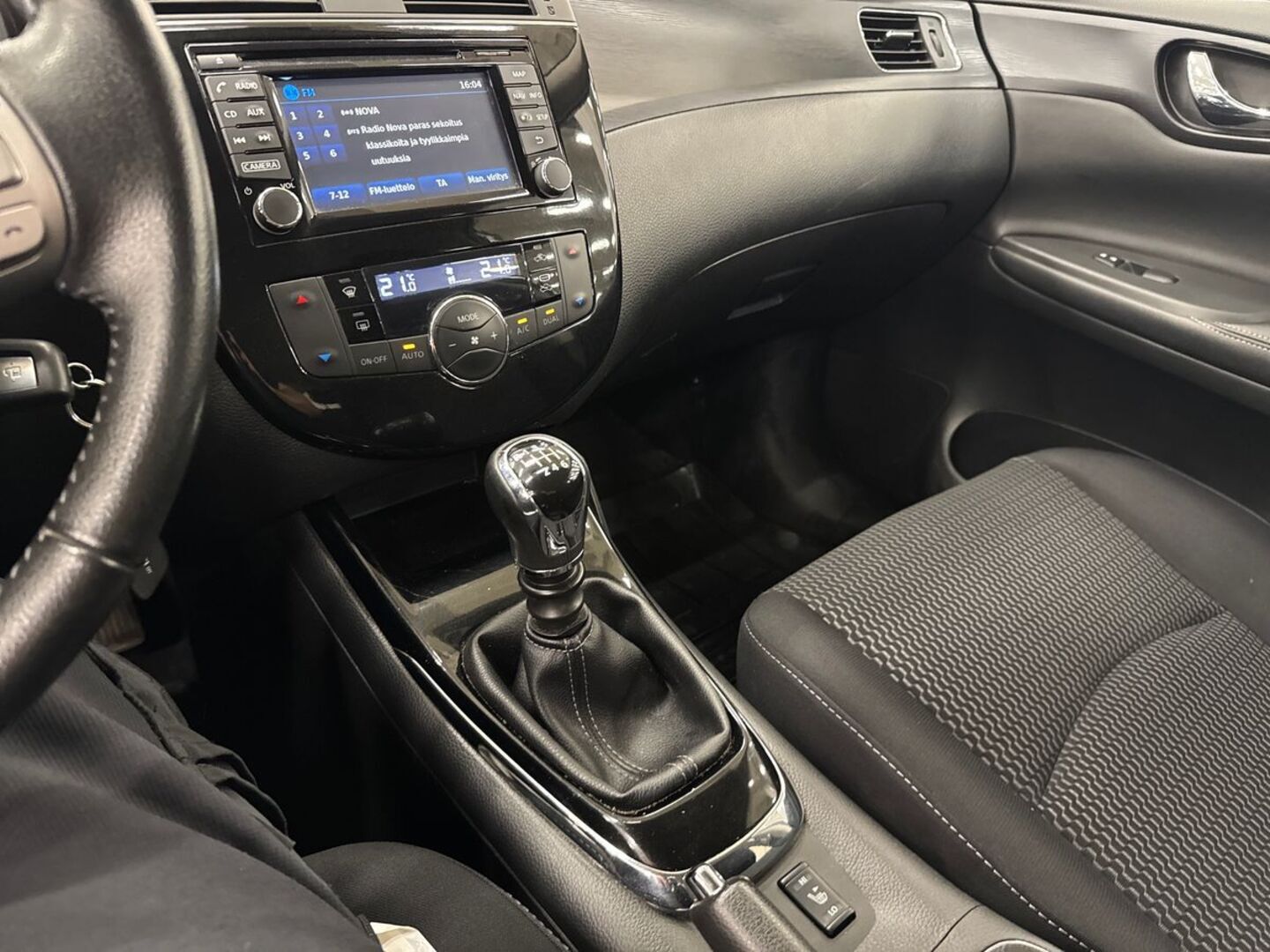 NISSAN Pulsar 2015