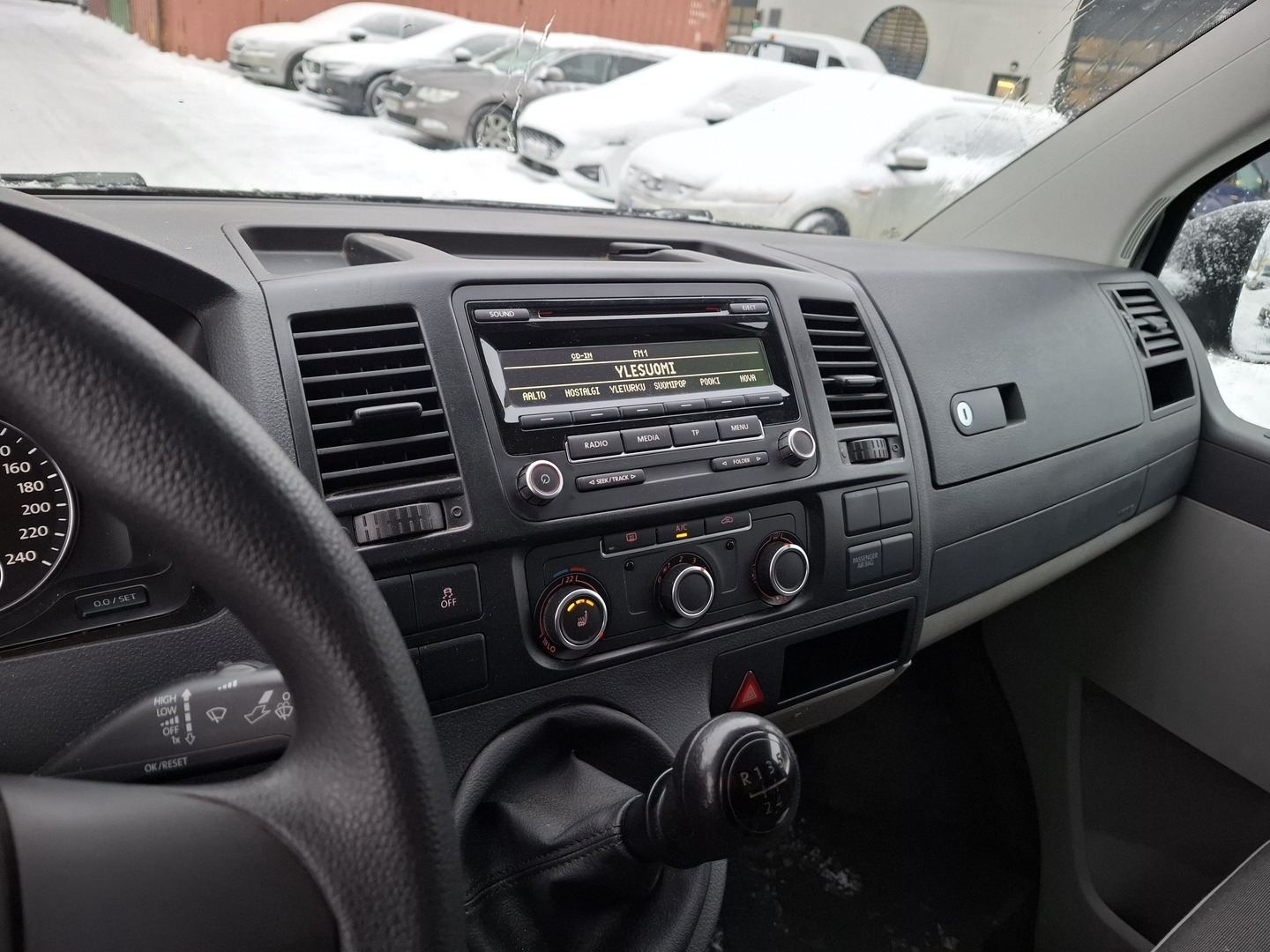 VOLKSWAGEN Transporter 2015