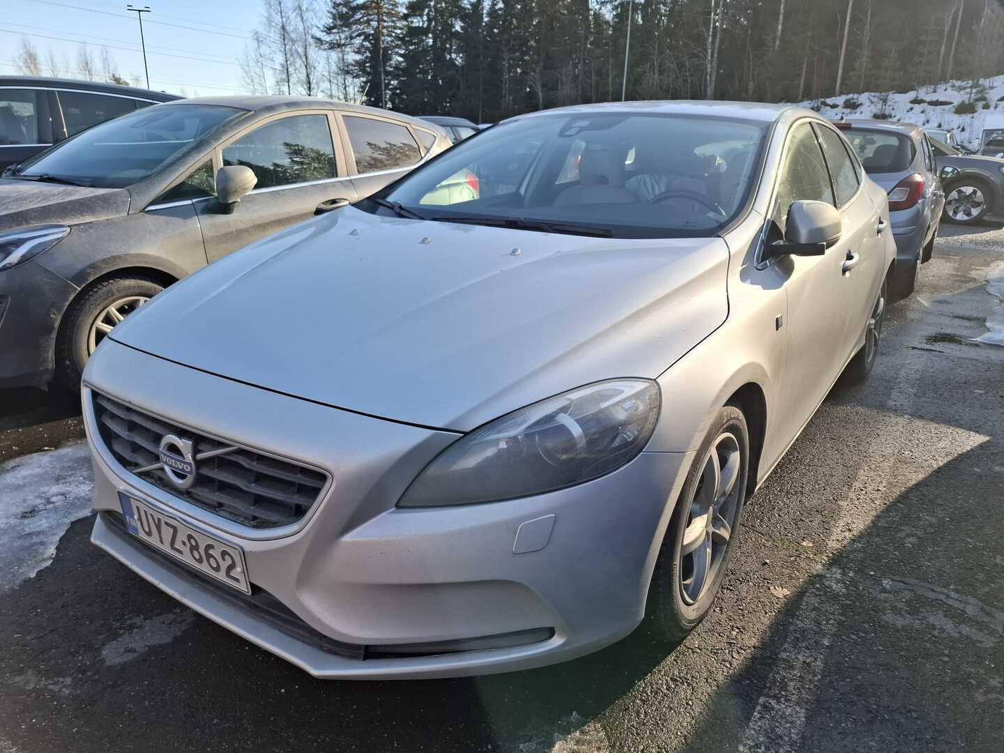 VOLVO V40 2015