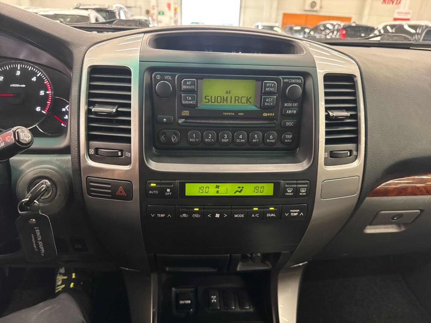 TOYOTA Land Cruiser 2003