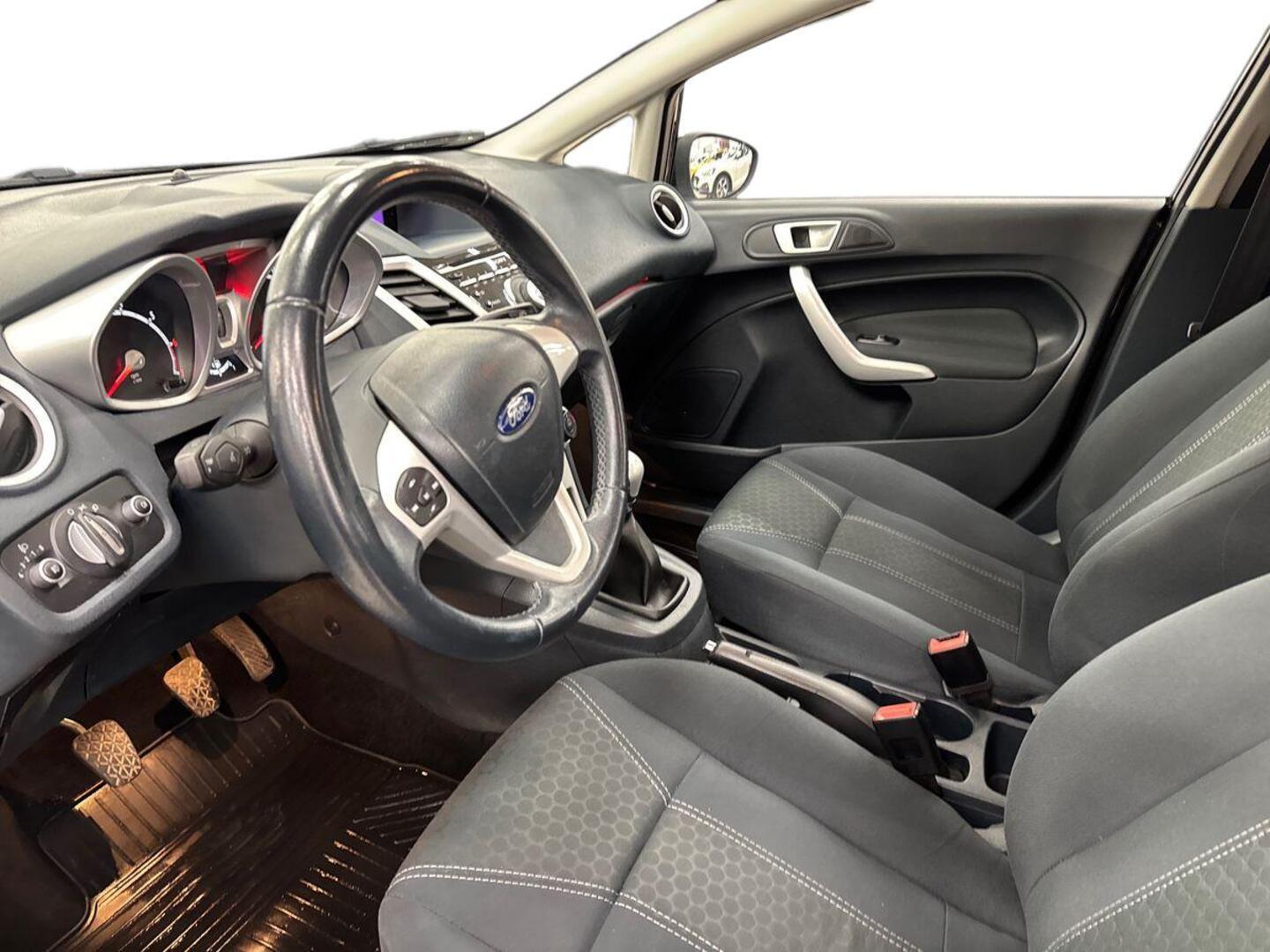 FORD Fiesta 2012