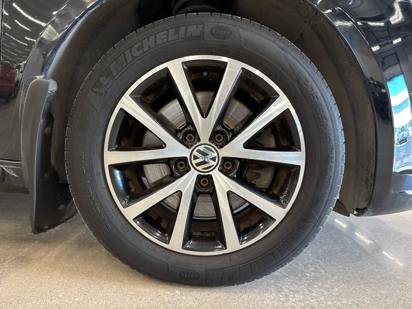 VOLKSWAGEN Touran 2012