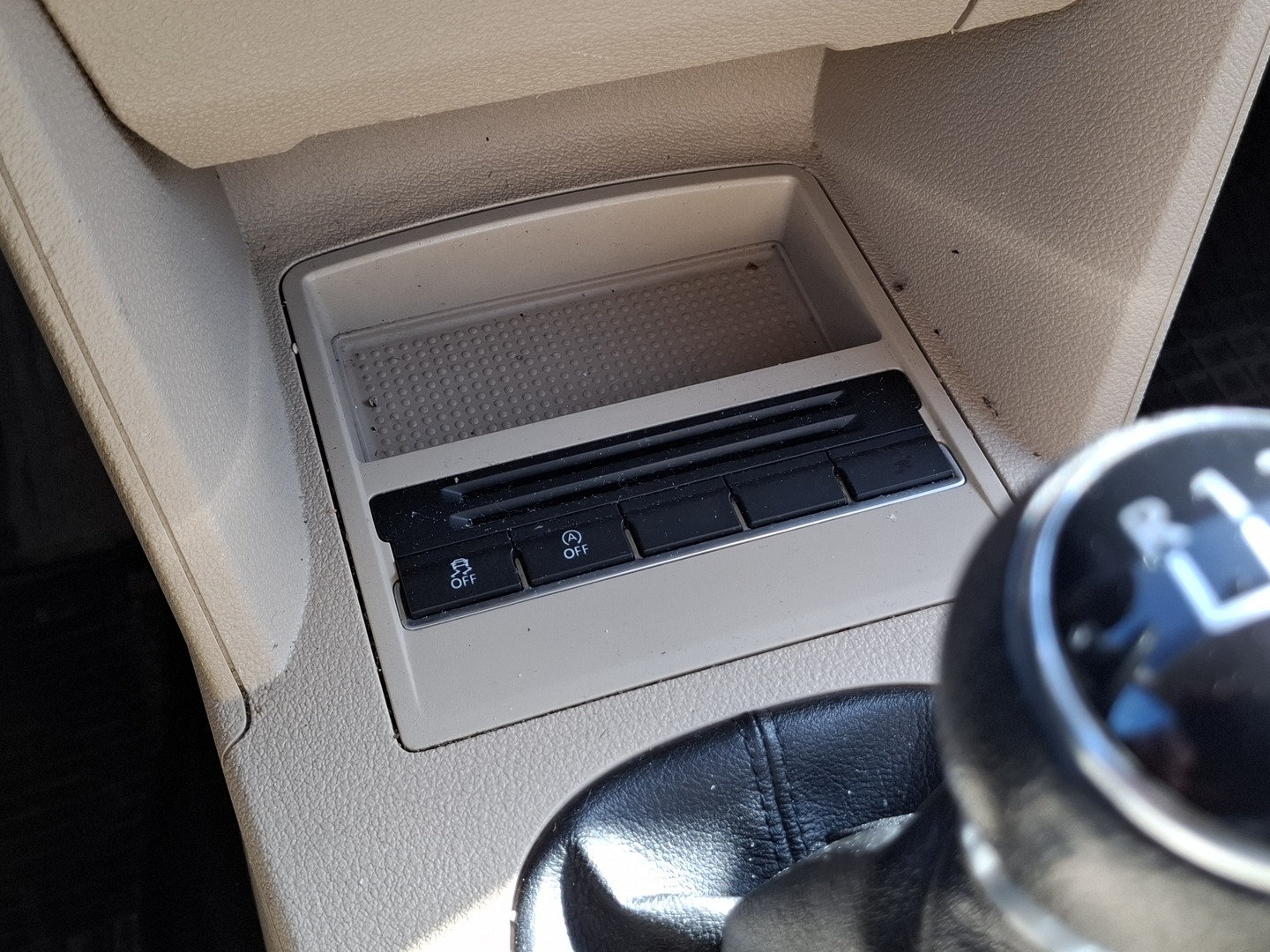 VOLKSWAGEN Touran 2012