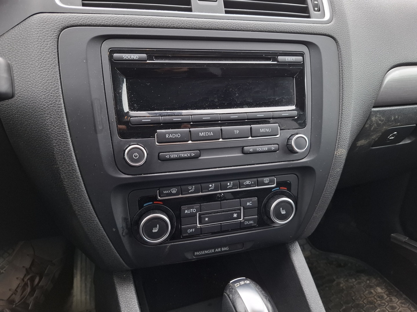 VOLKSWAGEN Jetta 2012