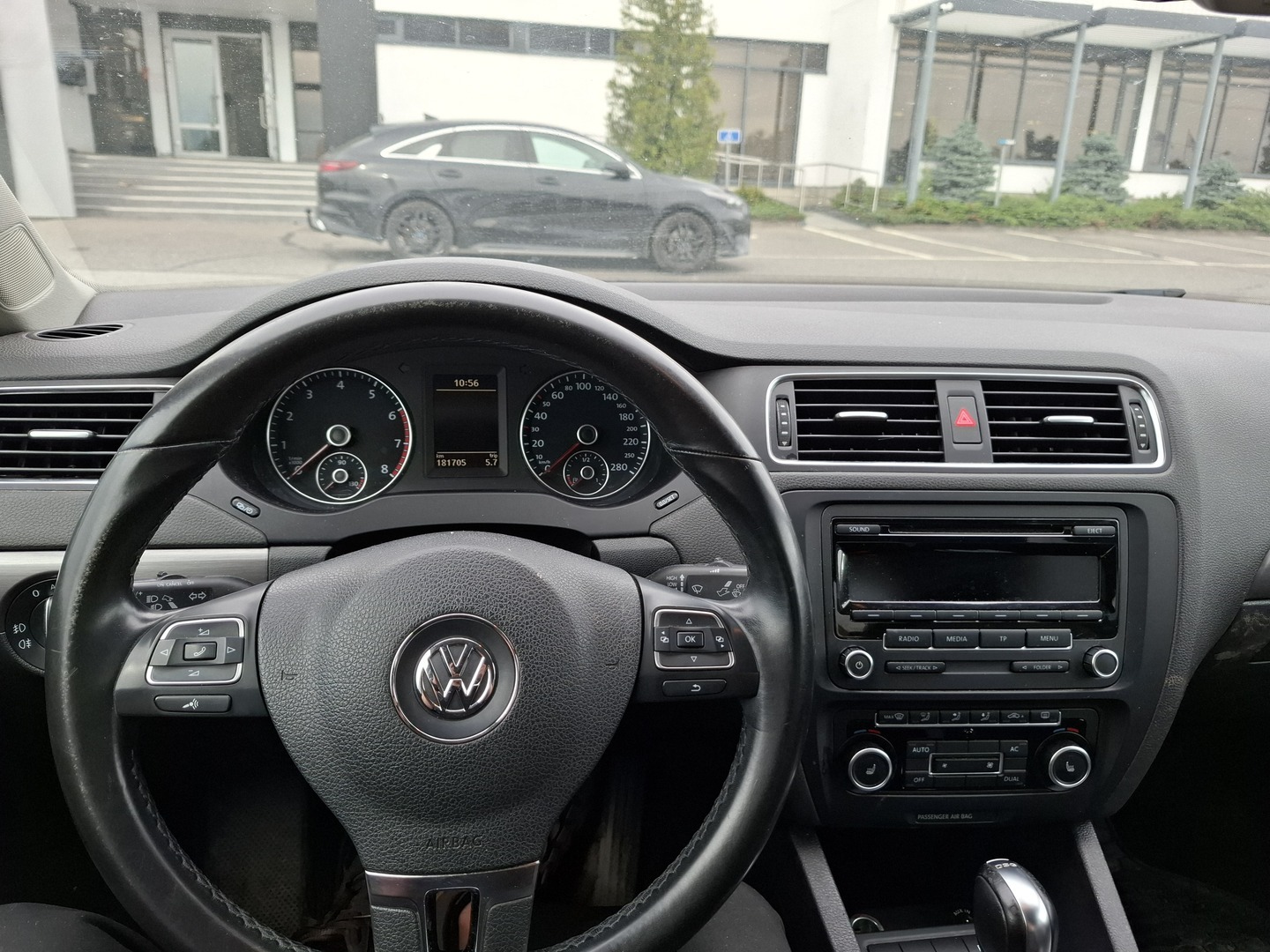 VOLKSWAGEN Jetta 2012