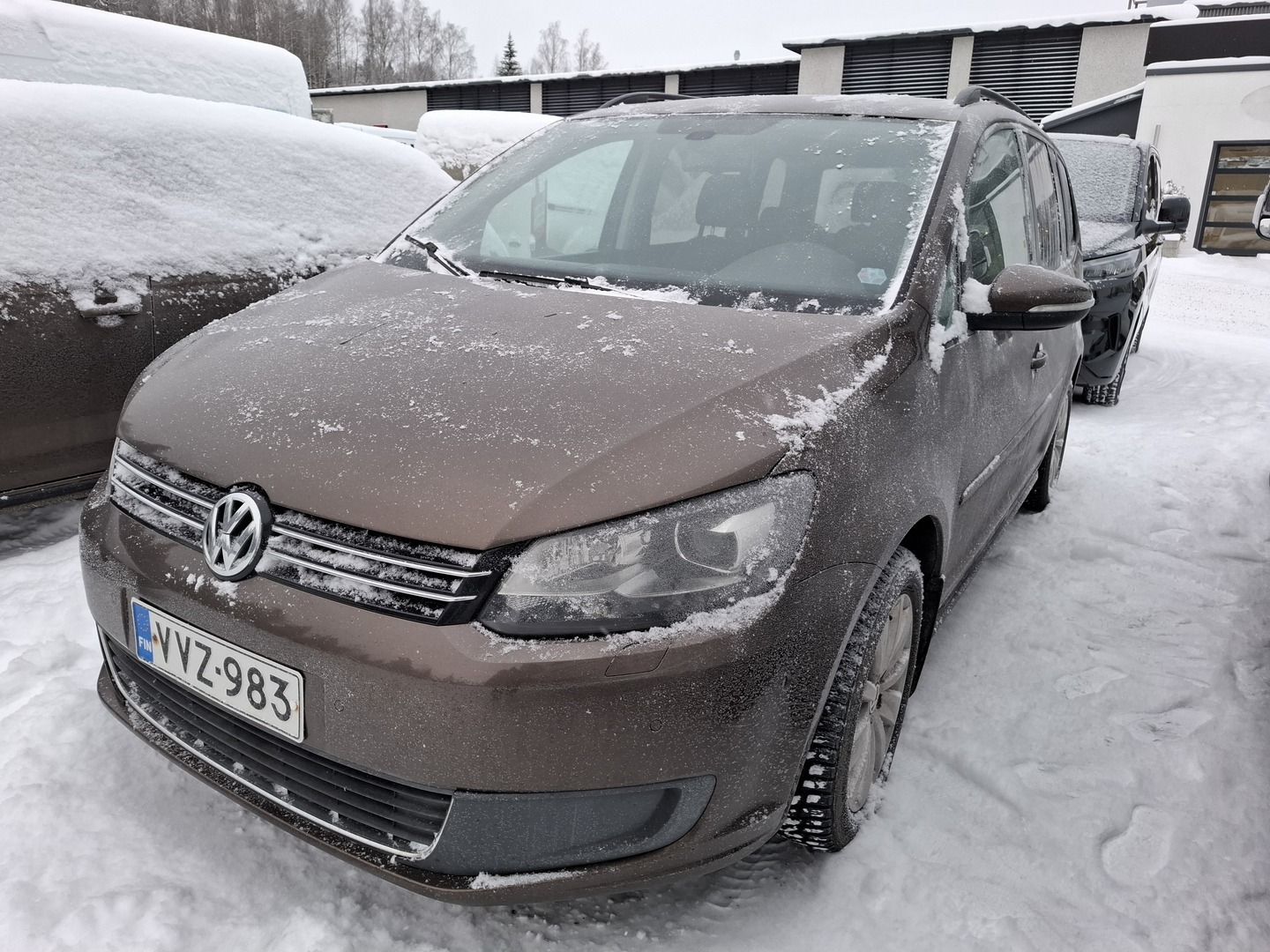 VOLKSWAGEN Touran 2012