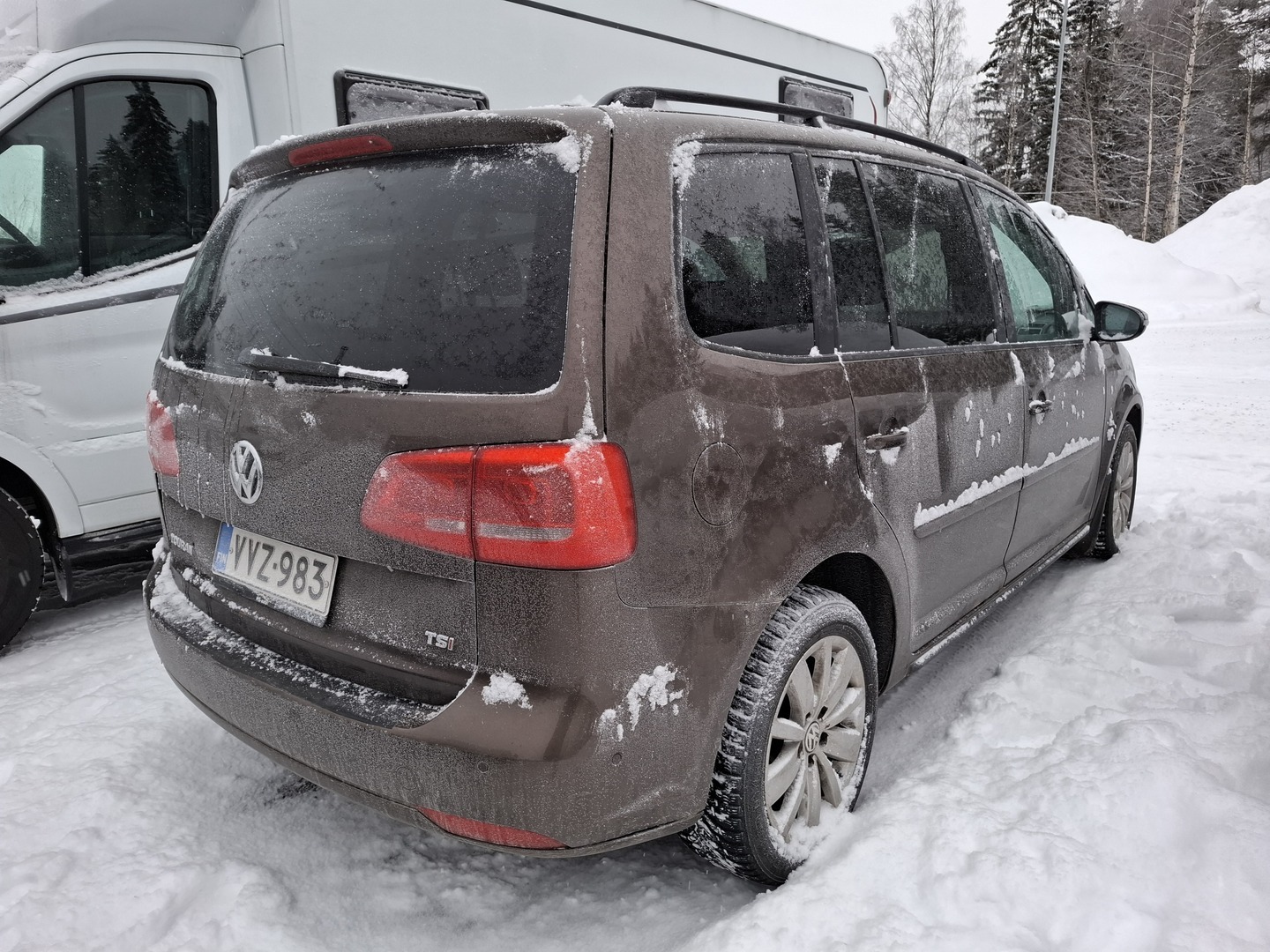 VOLKSWAGEN Touran 2012