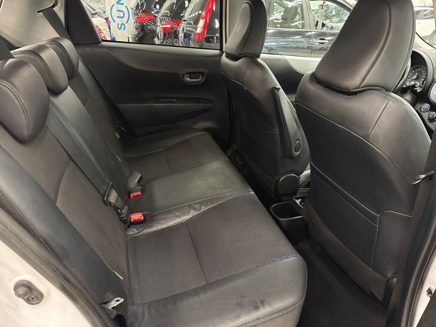 TOYOTA Yaris 2014