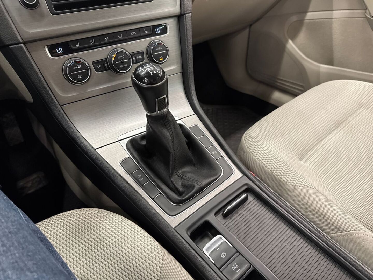 VOLKSWAGEN Golf 2014