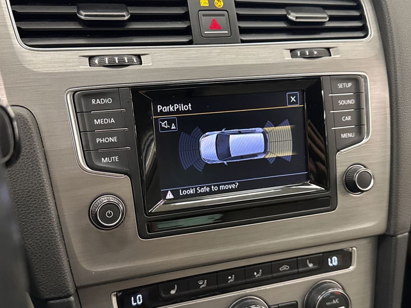 VOLKSWAGEN Golf 2014