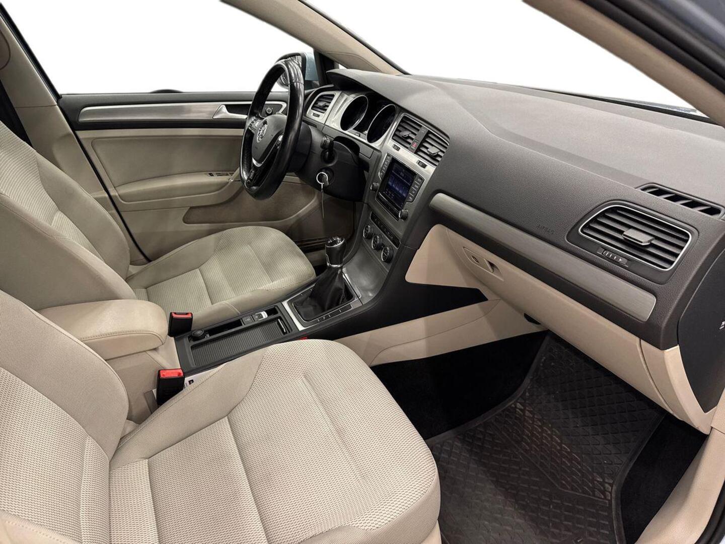 VOLKSWAGEN Golf 2014