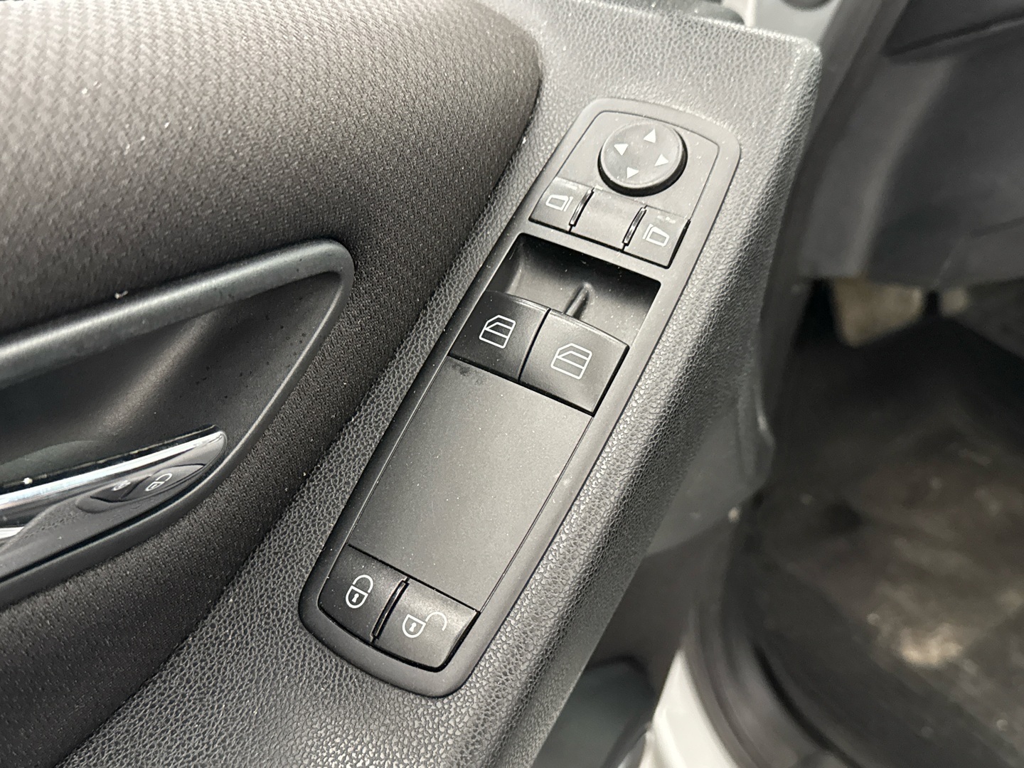 MERCEDES-BENZ A 2005