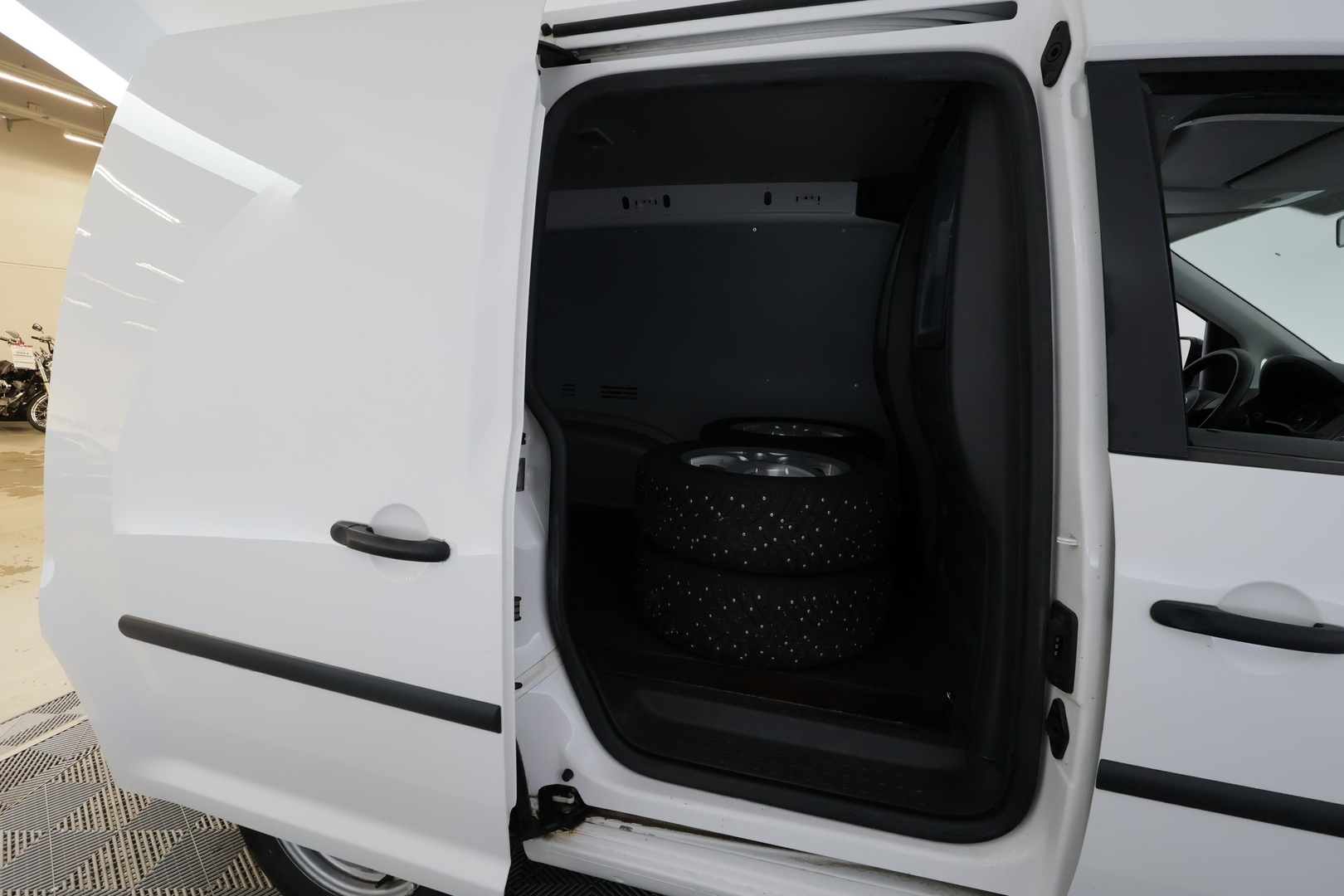 VOLKSWAGEN Caddy 2011