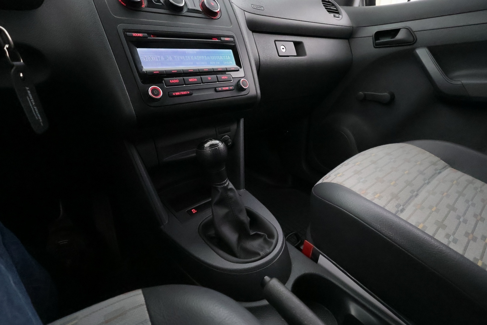 VOLKSWAGEN Caddy 2011