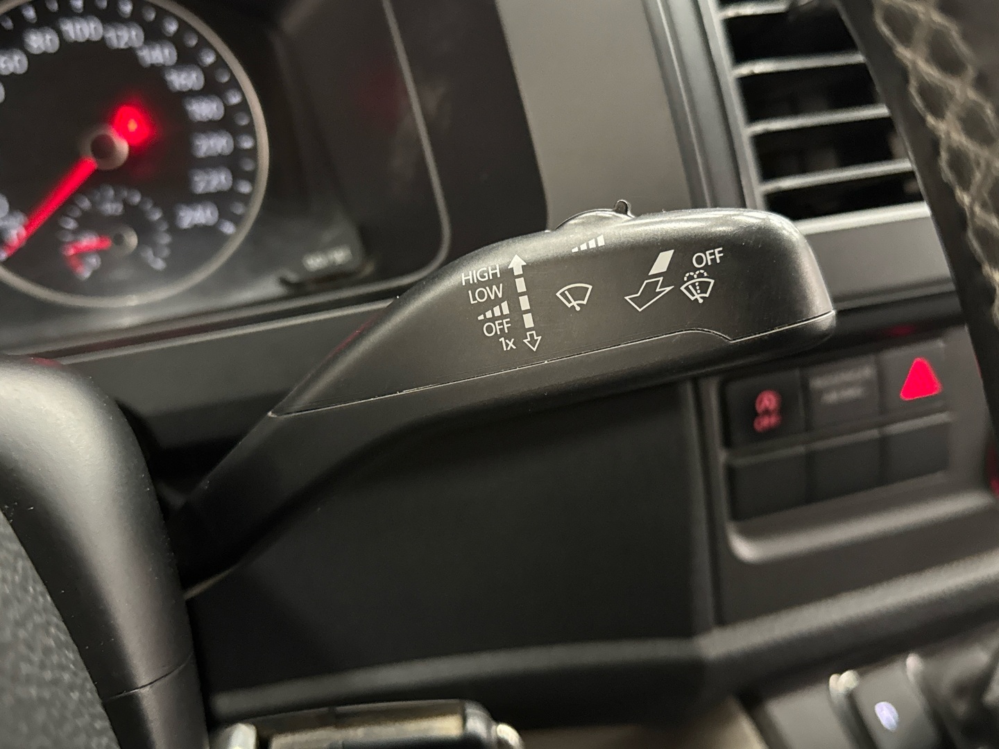 VOLKSWAGEN Transporter 2017