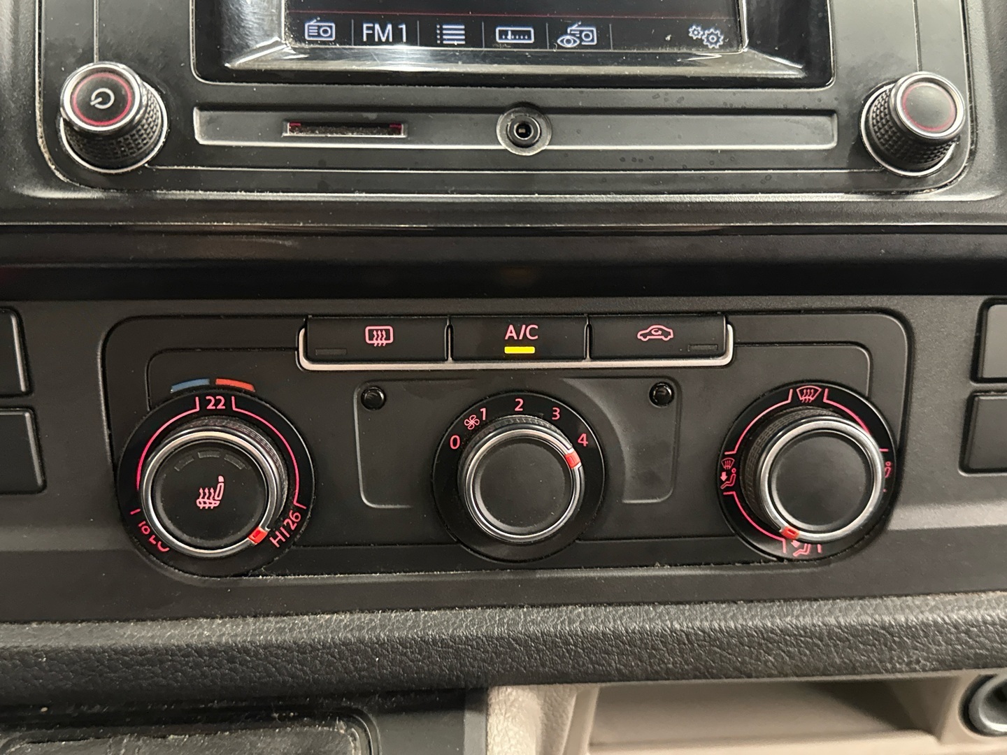 VOLKSWAGEN Transporter 2017