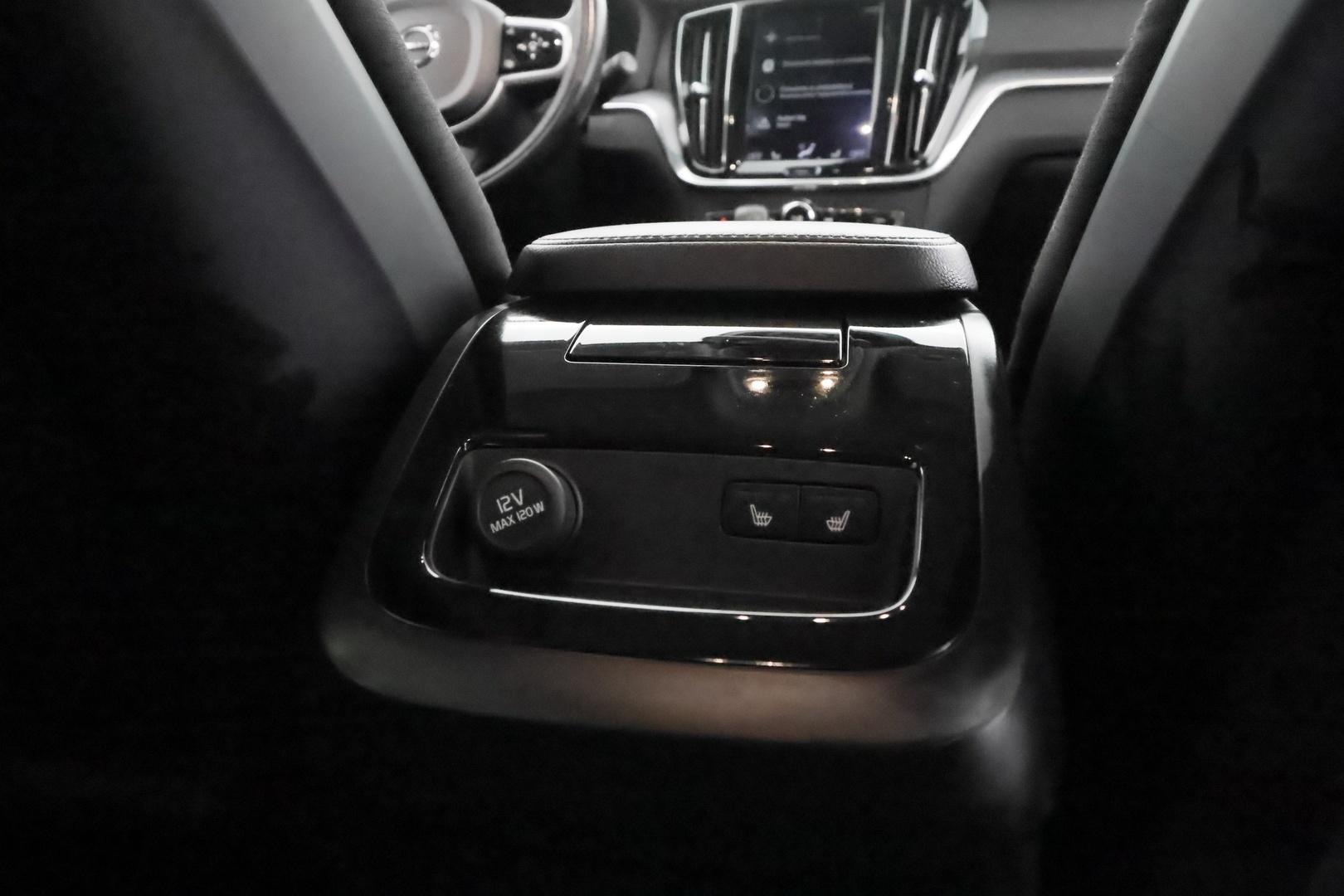 VOLVO V60 2020