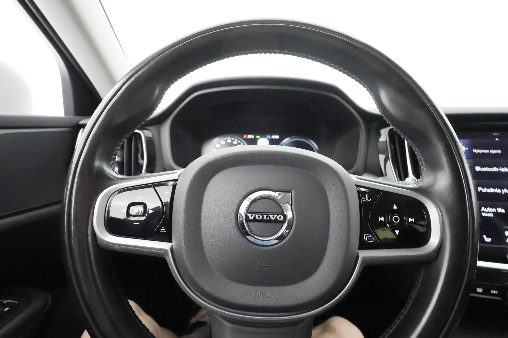 VOLVO V60 2020