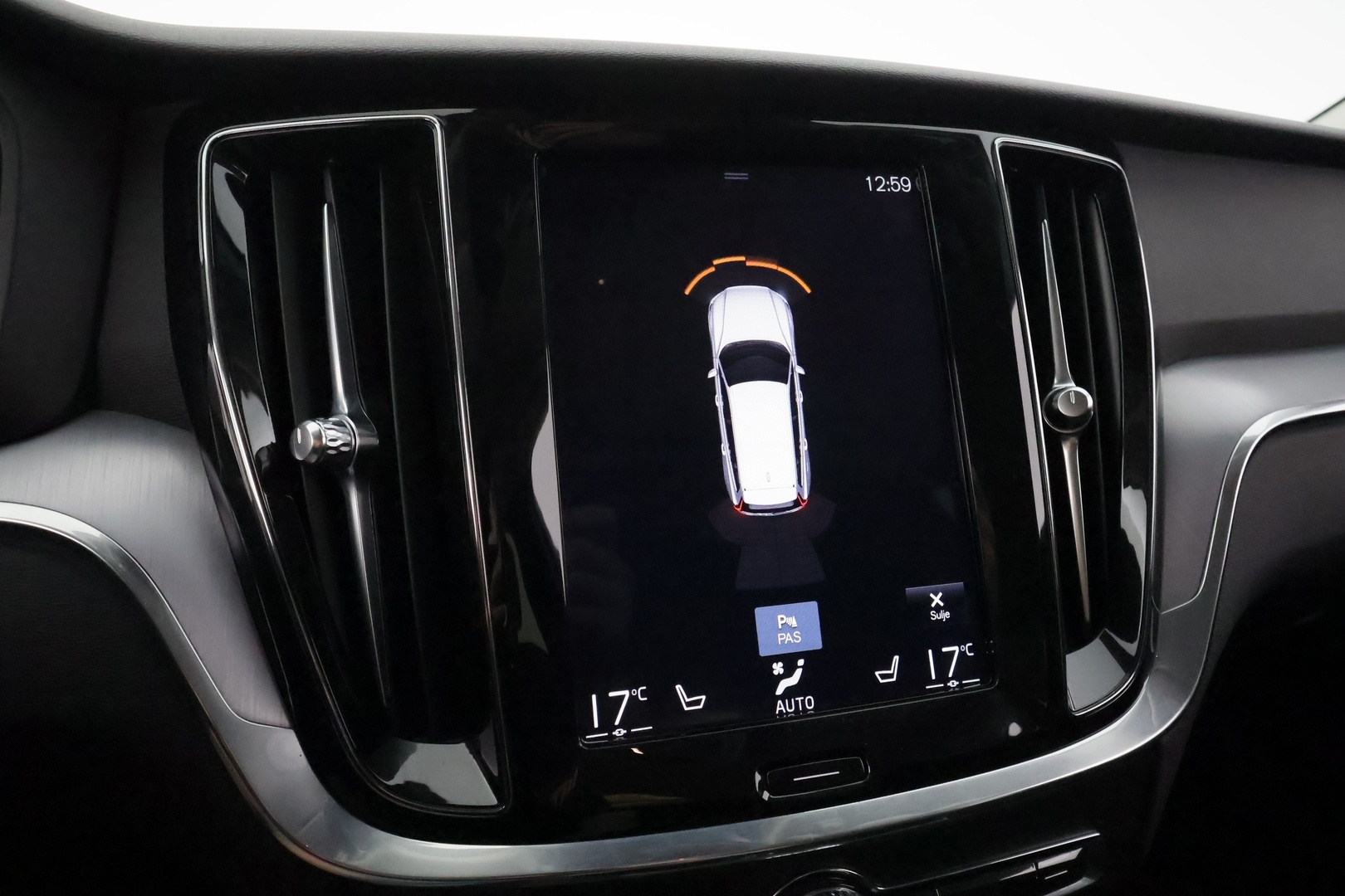 VOLVO V60 2020