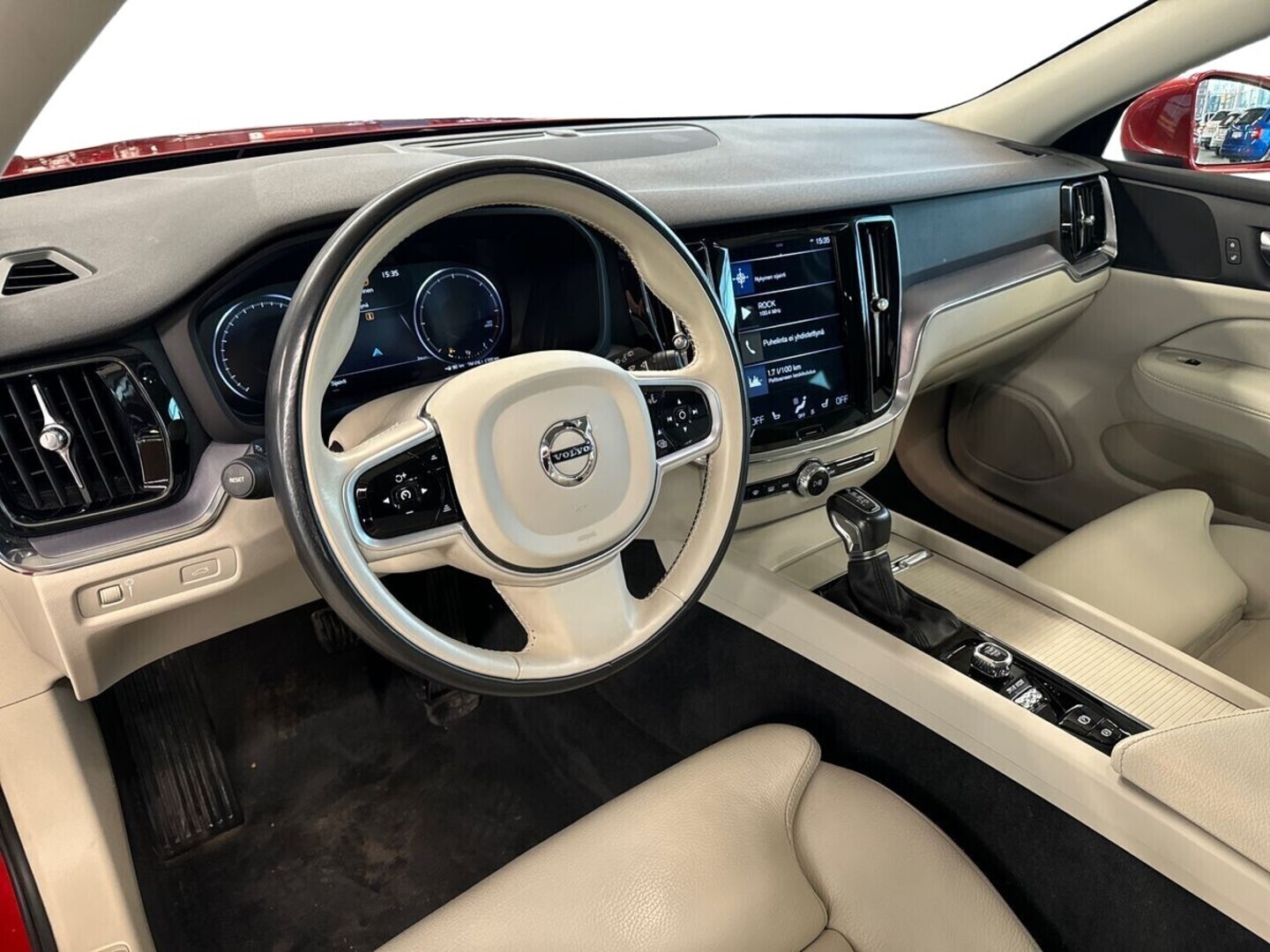 VOLVO V60 2020
