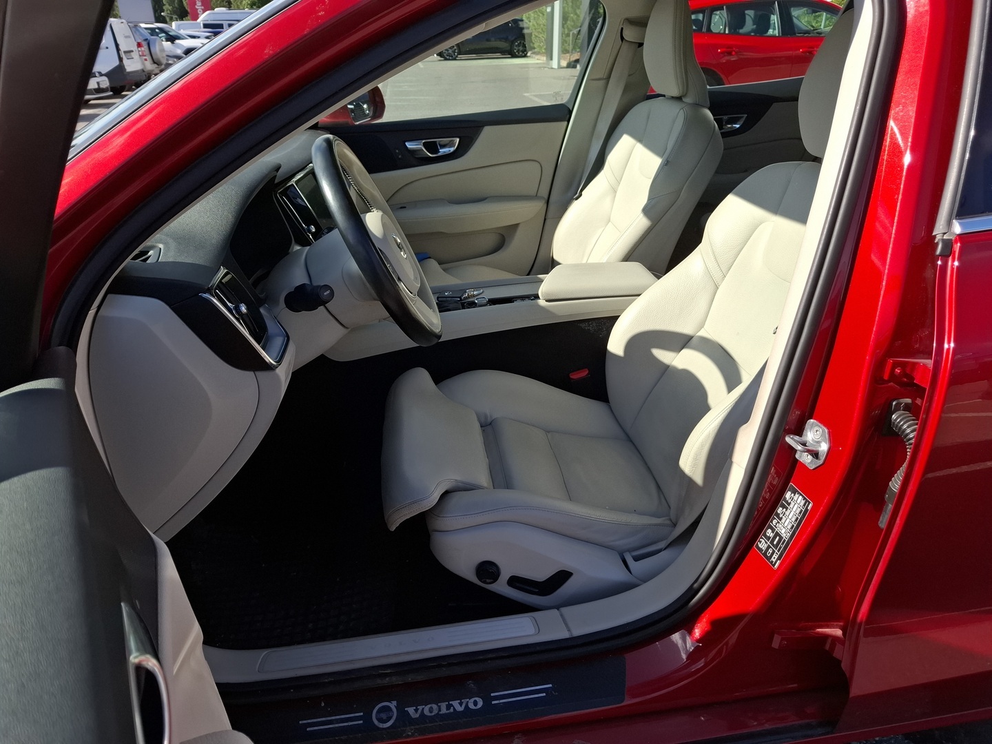 VOLVO V60 2020
