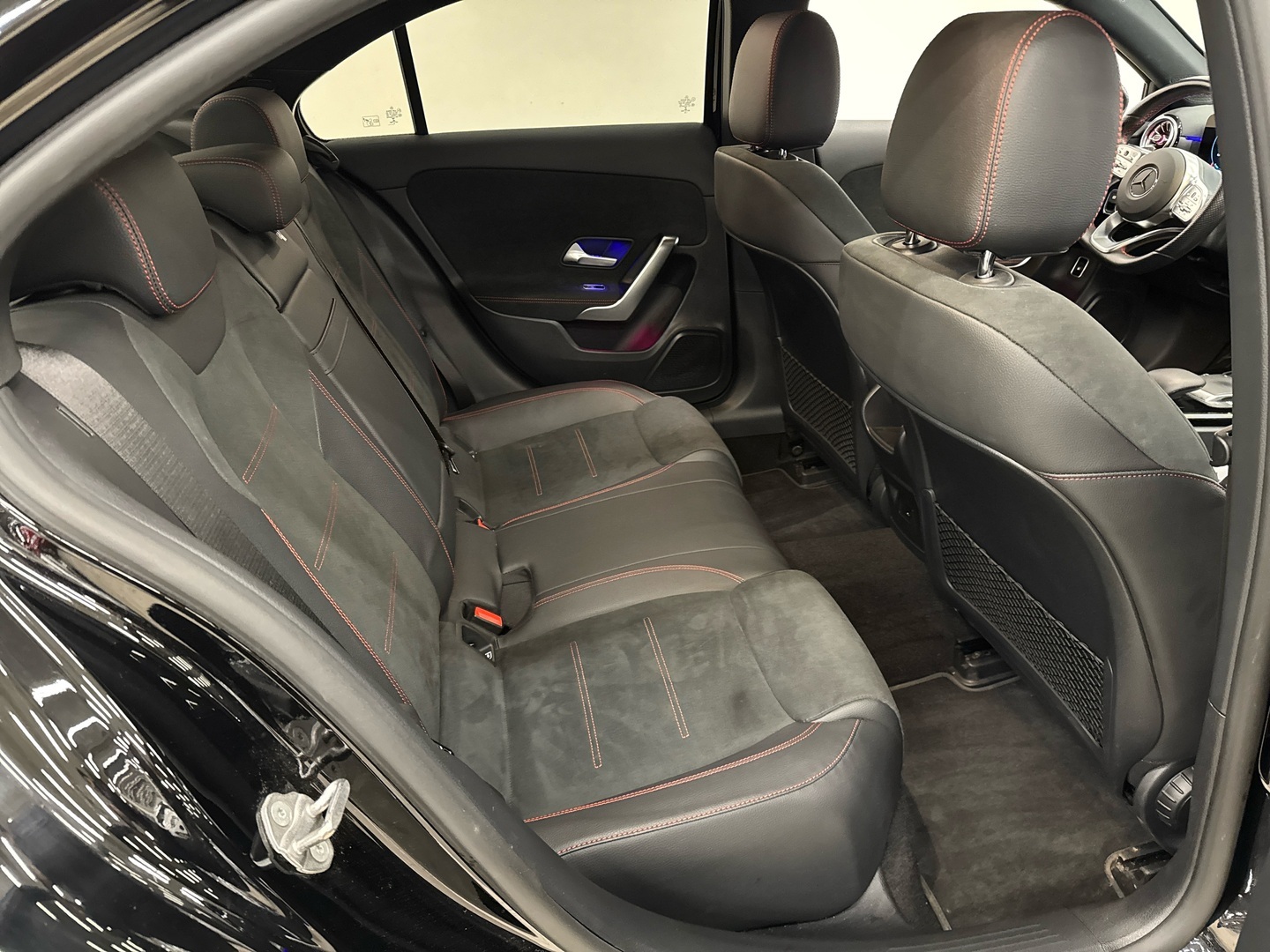 MERCEDES-BENZ A 2022