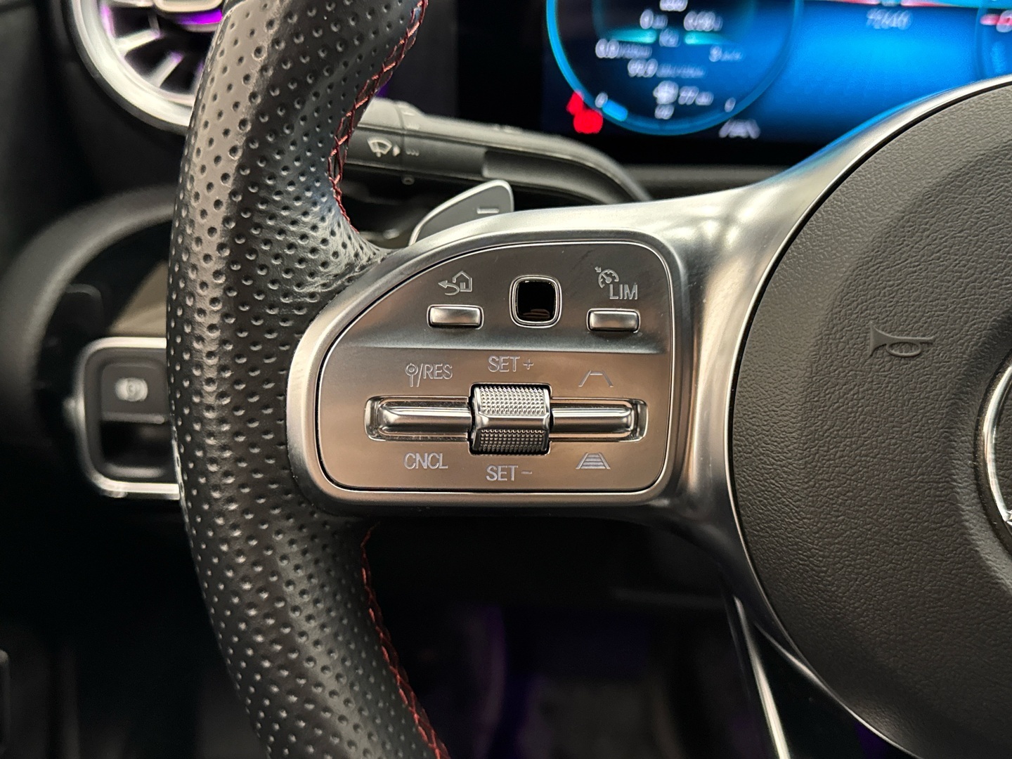 MERCEDES-BENZ A 2022