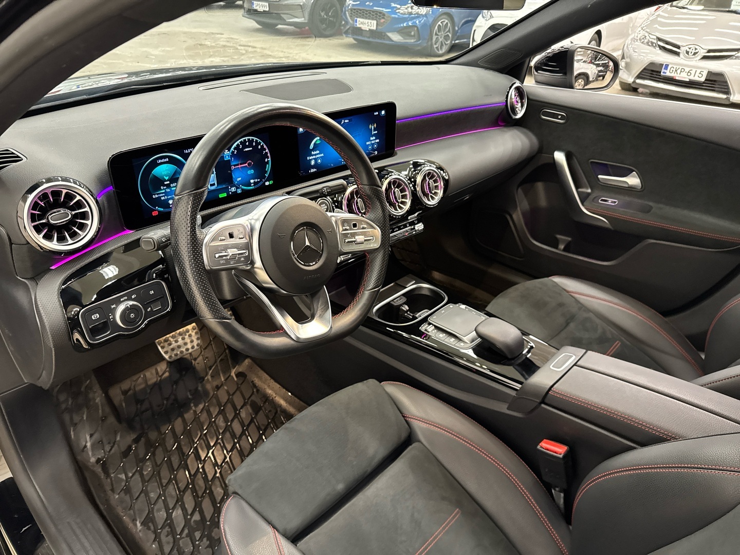 MERCEDES-BENZ A 2022