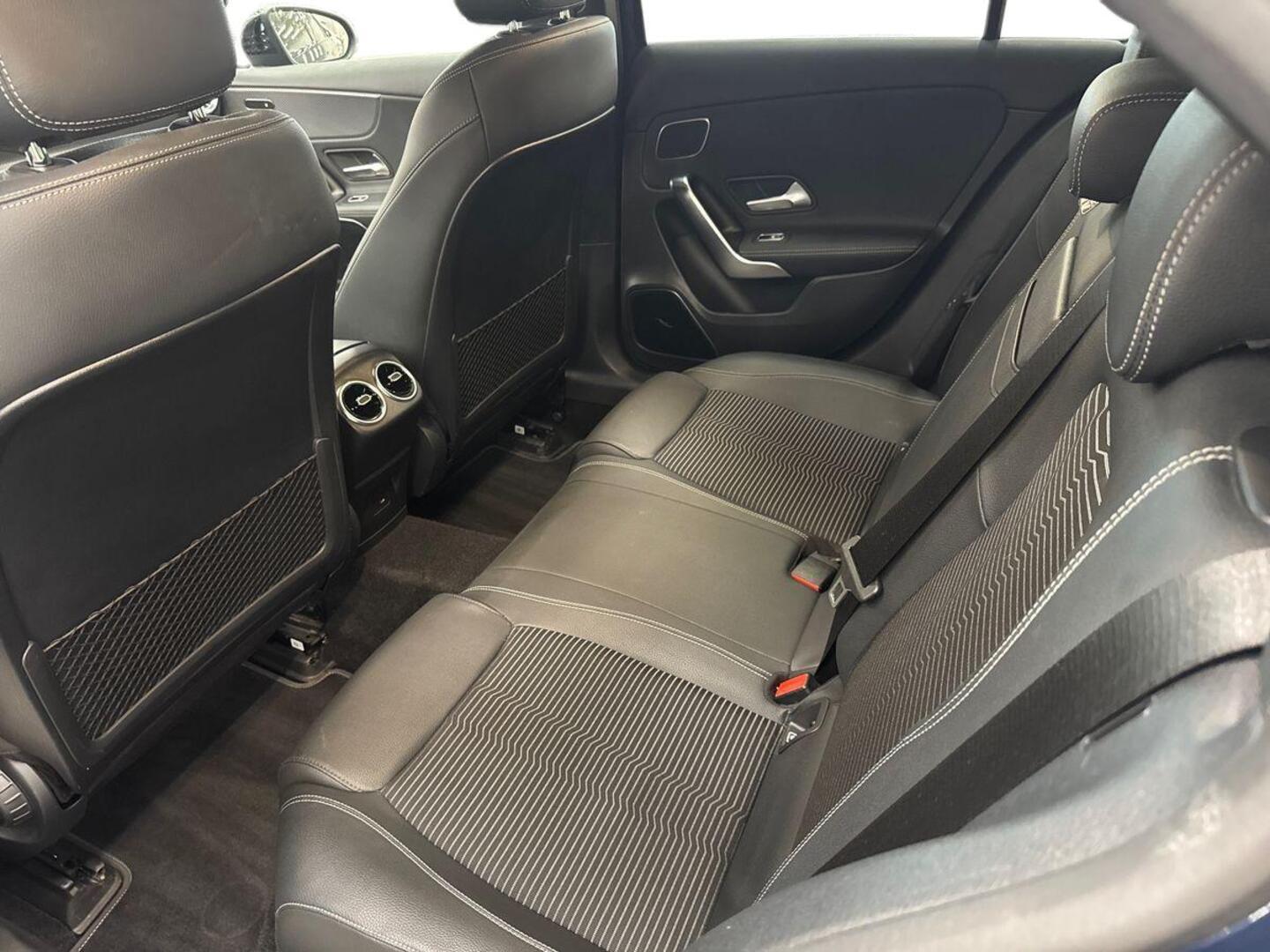 MERCEDES-BENZ A 2021