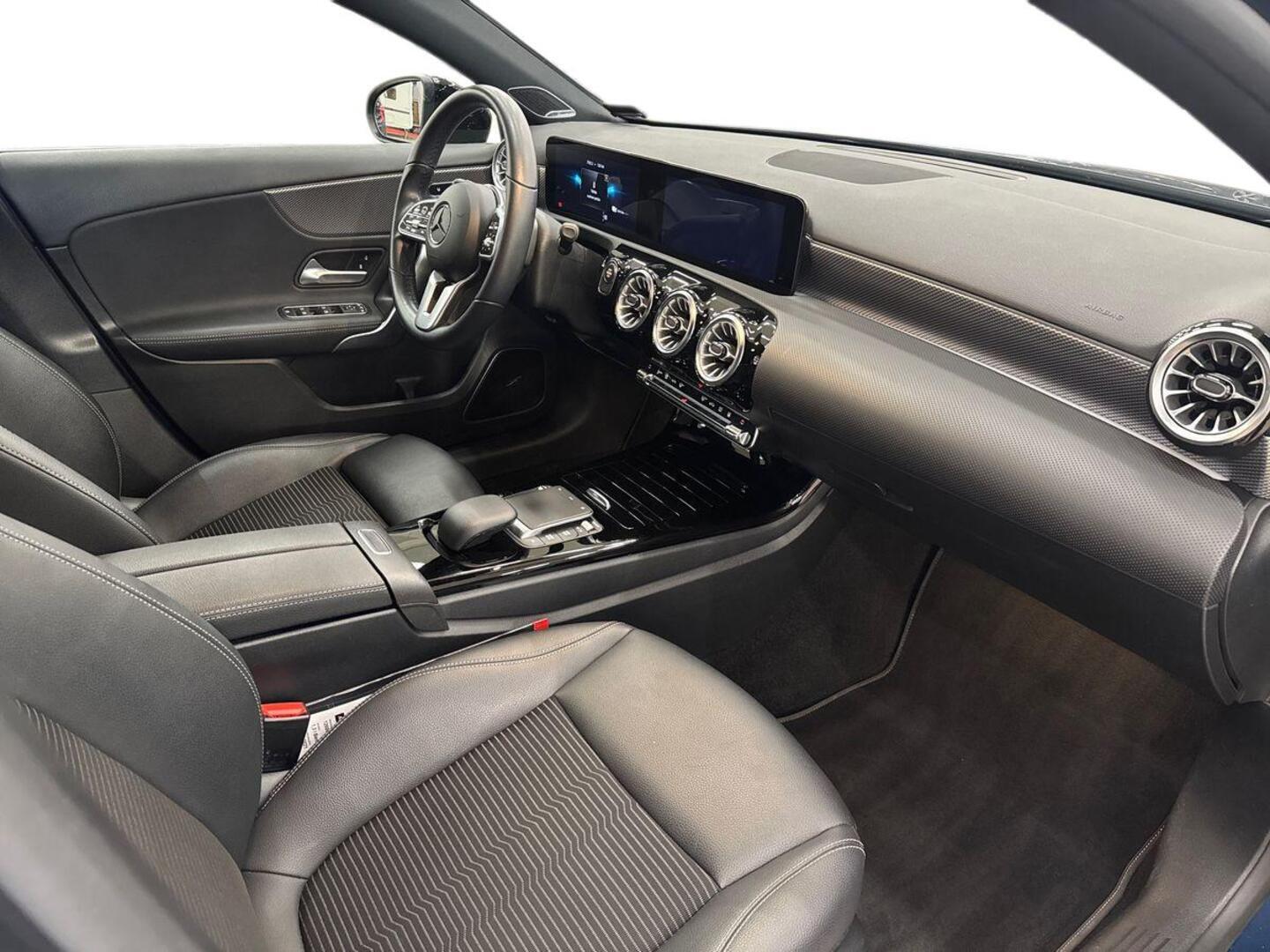 MERCEDES-BENZ A 2021