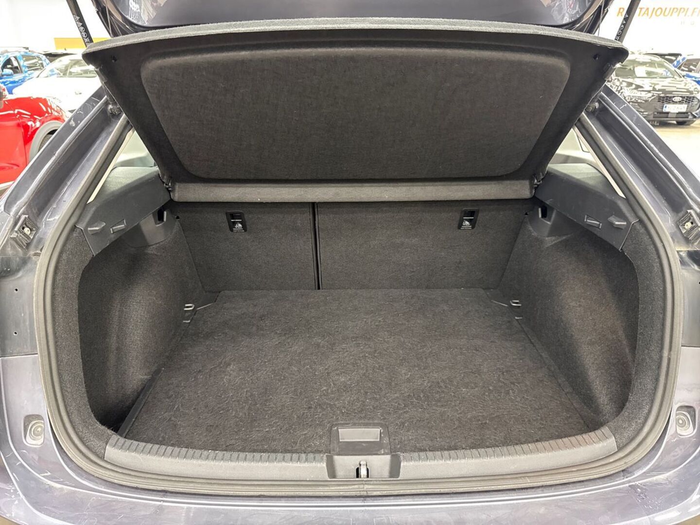 VOLKSWAGEN Taigo 11