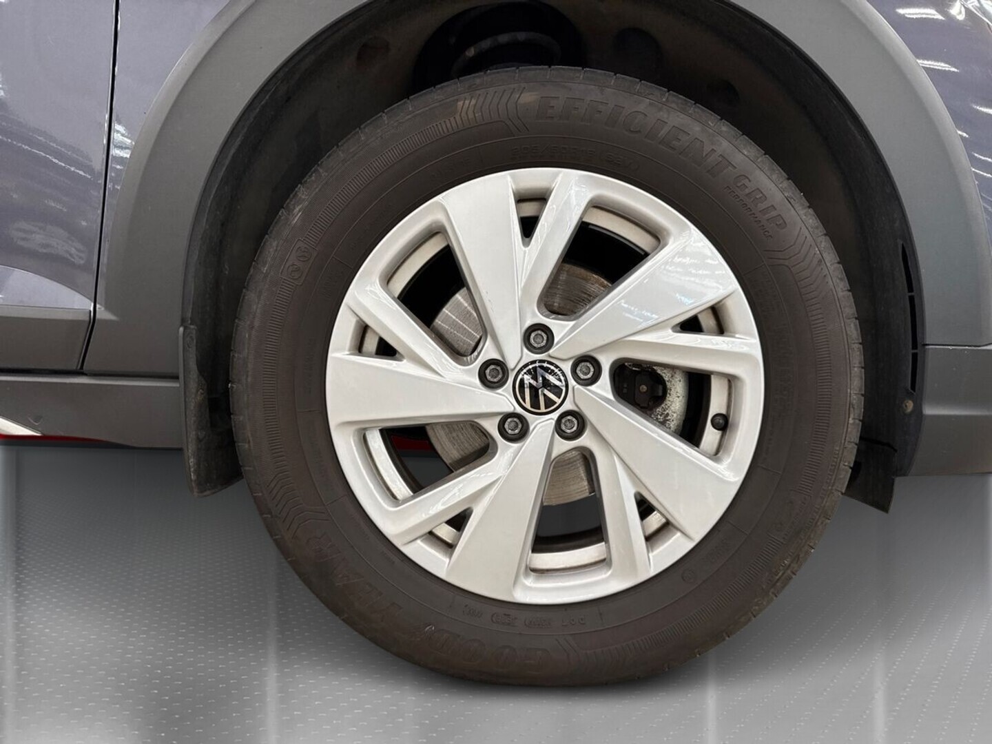 VOLKSWAGEN Taigo 13