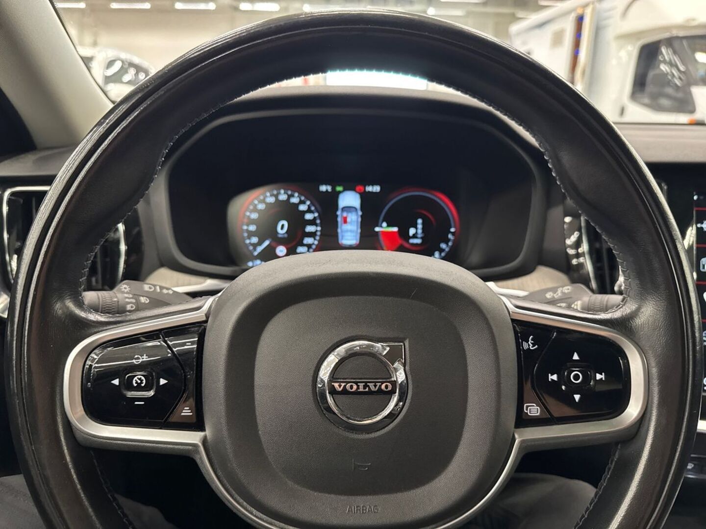 VOLVO V60 23