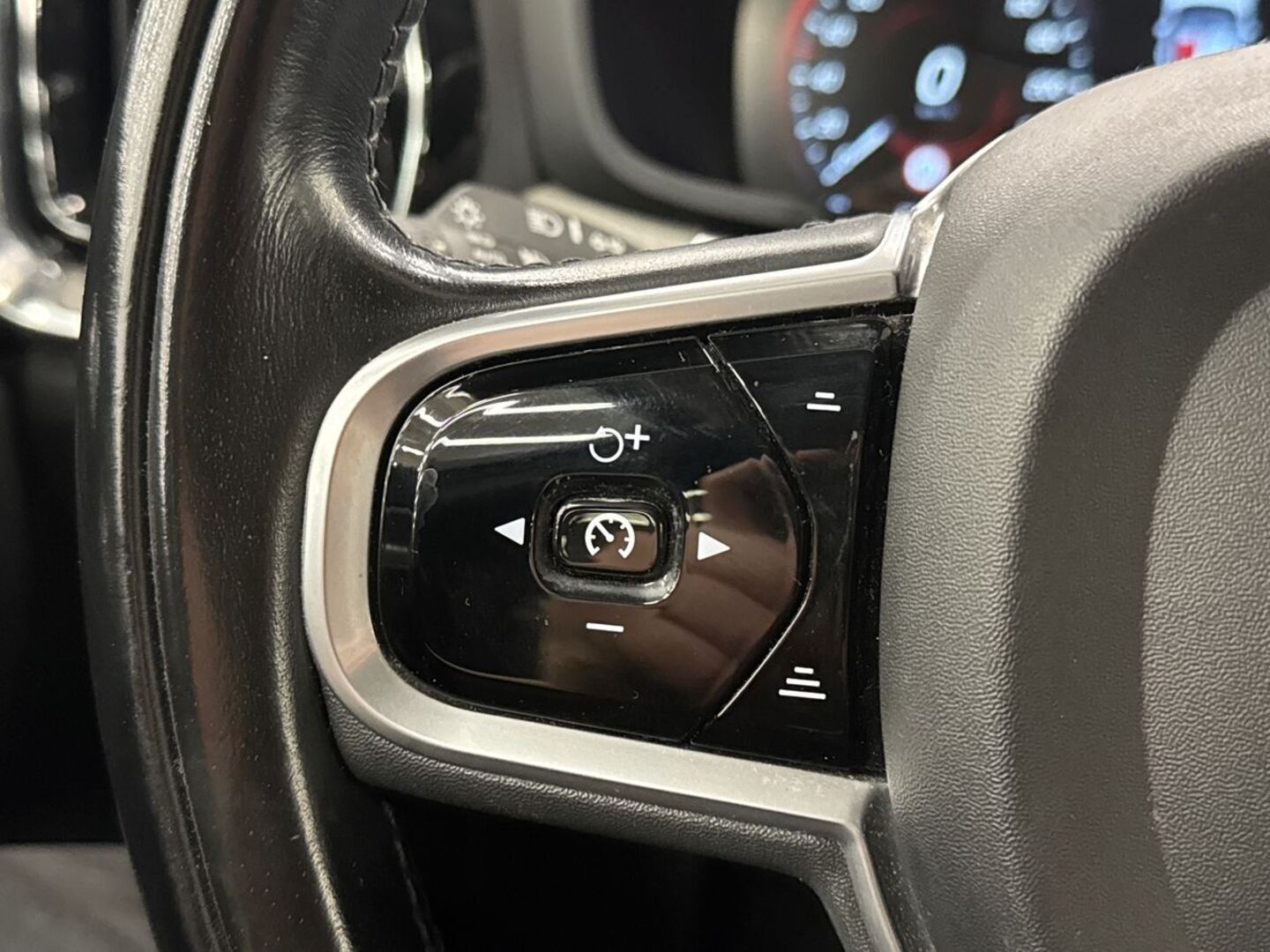 VOLVO V60 24
