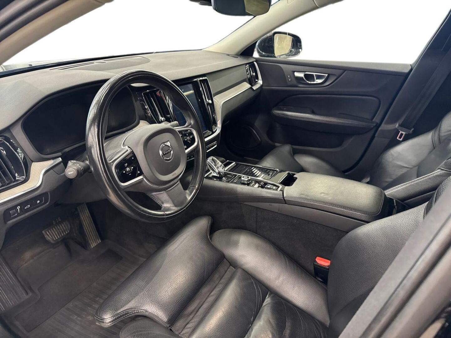 VOLVO V60 7