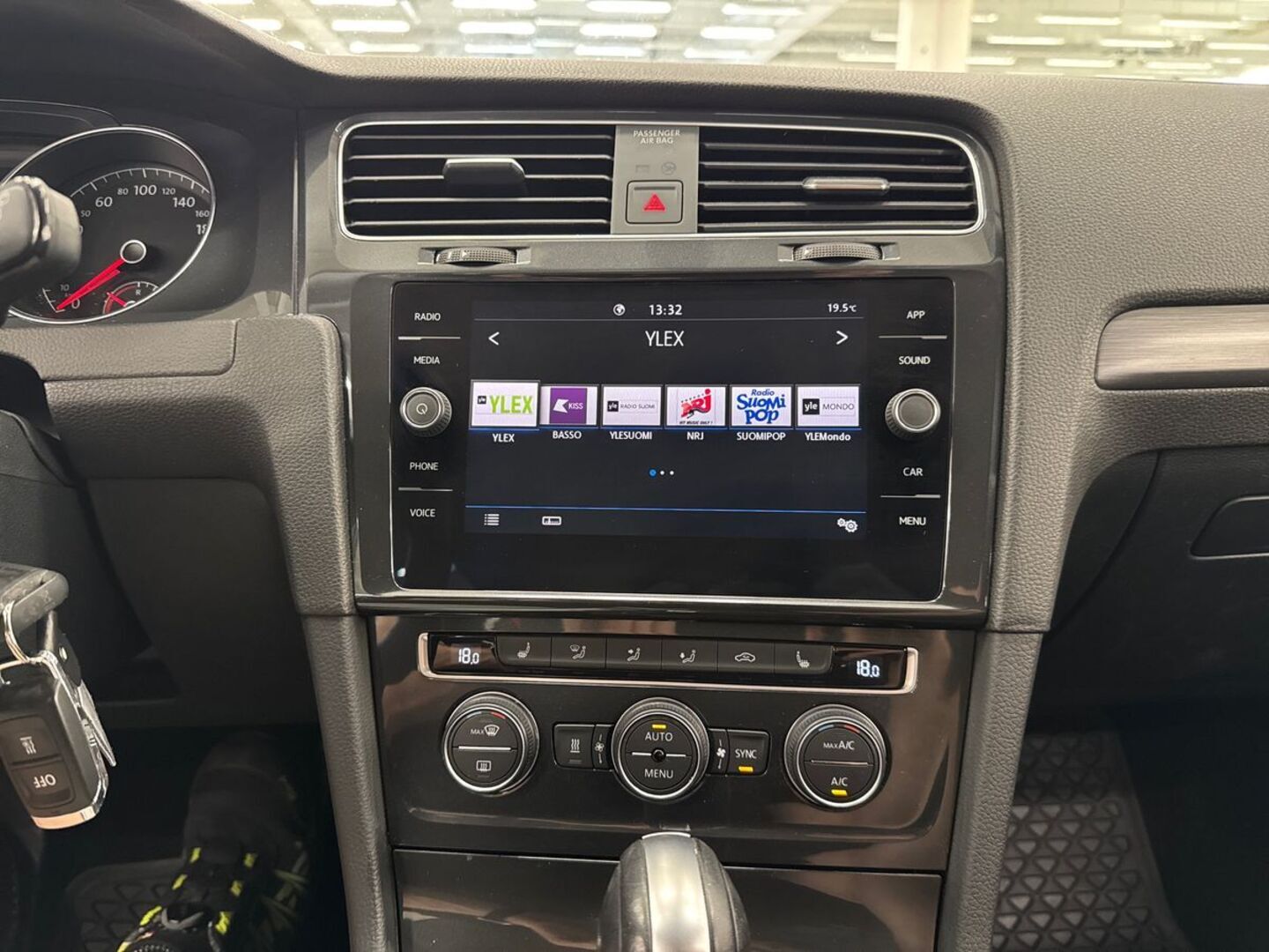 VOLKSWAGEN Golf 2020