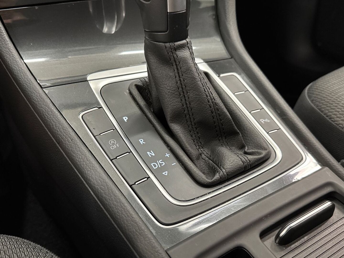 VOLKSWAGEN Golf 2020