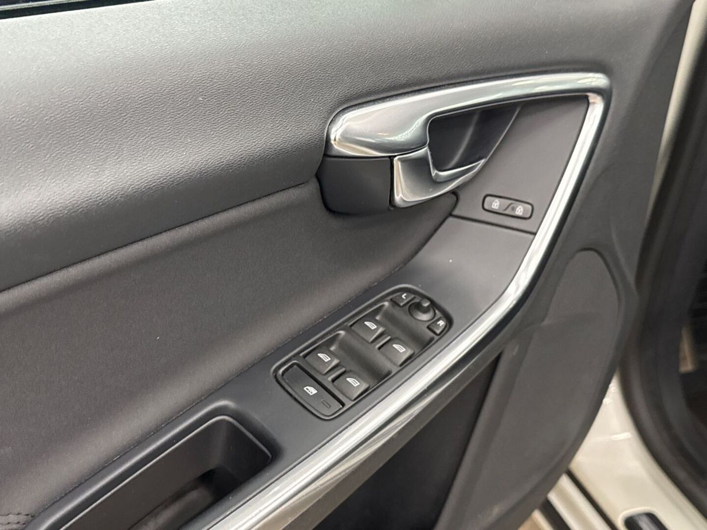 VOLVO V60 2011