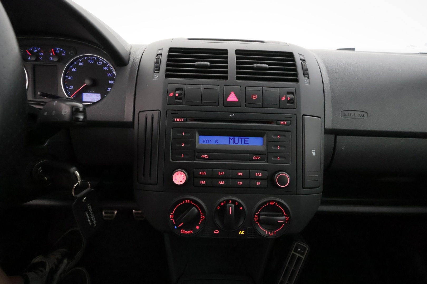 VOLKSWAGEN Polo 2008