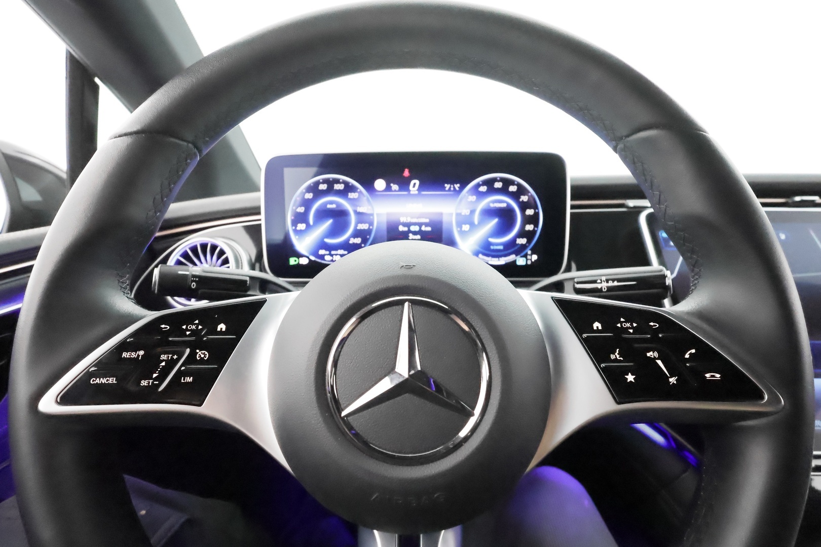 MERCEDES-BENZ EQE 2023