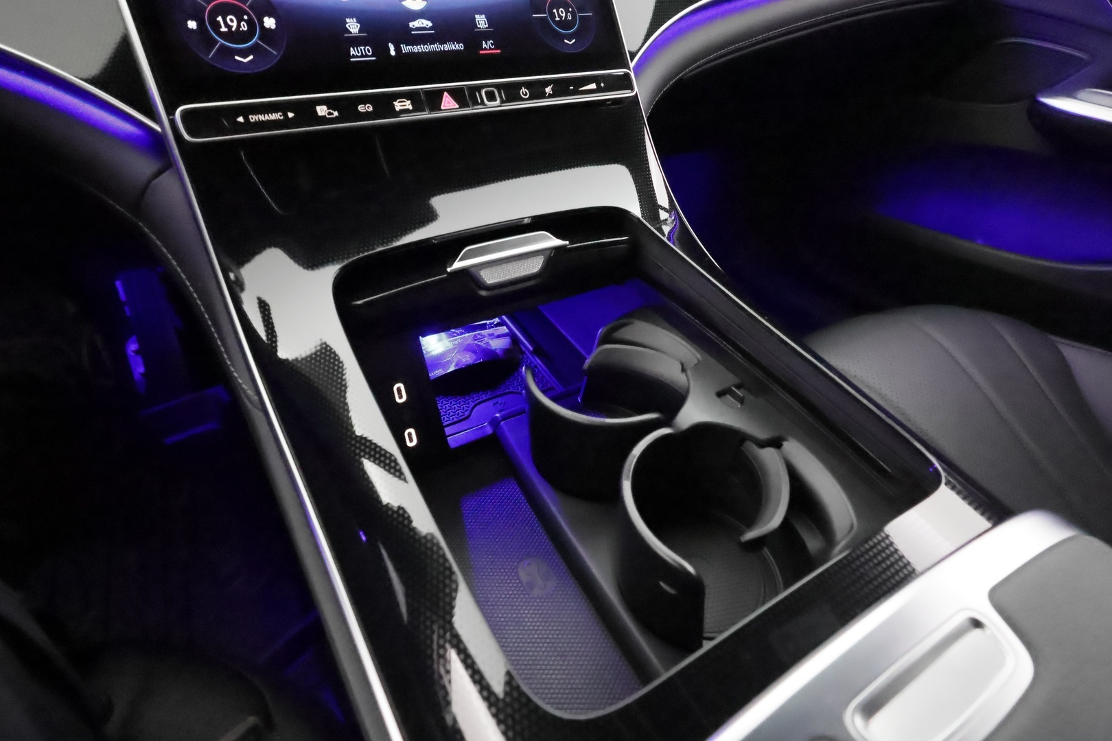 MERCEDES-BENZ EQE 2023