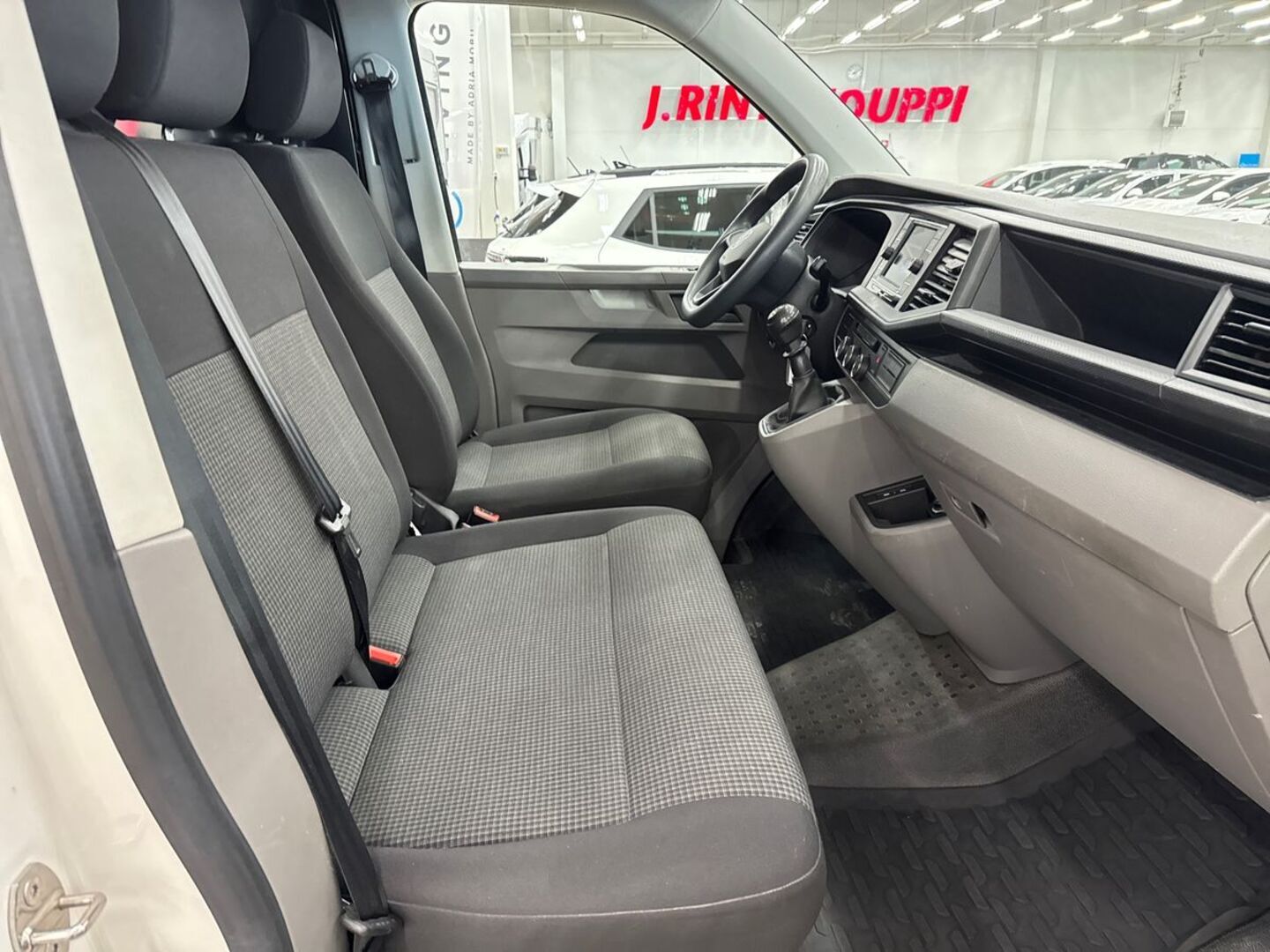 VOLKSWAGEN Transporter 2021